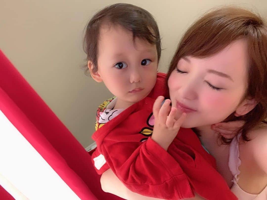 下田美咲さんのインスタグラム写真 - (下田美咲Instagram)「息子がかわいすぎる。最後は動画。  #親子 #1歳10ヶ月」7月15日 9時06分 - shimodamisaki815