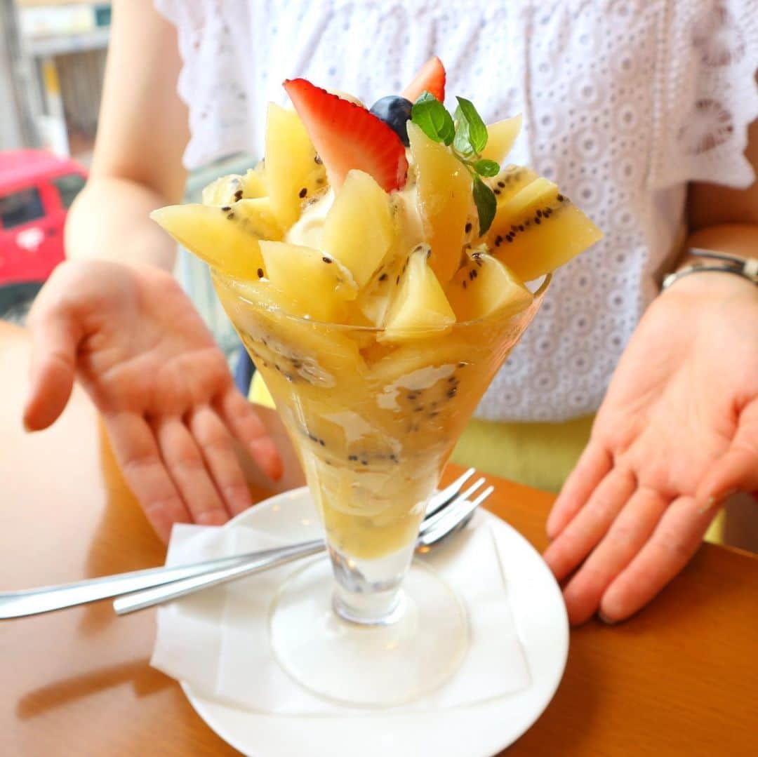 加藤愛さんのインスタグラム写真 - (加藤愛Instagram)「. . 家族が遊びに来ました🙆🏻‍♀️🍦 たくさん食べて リフレッシュしたので 今日からまた頑張ります🌟 . #石川#金沢 #香林寺#ランチ#梅梅 #フルーツむらはた#桃#キウイ #モーニング#ひらみぱん #ソフトクリームが食べたくて #ホリ牧場夢ミルク館#ホリ牧場 #そらみそ#具だくさんのめった汁 #石川テレビ#アナウンサー#加藤愛」7月15日 9時07分 - kitkatoai