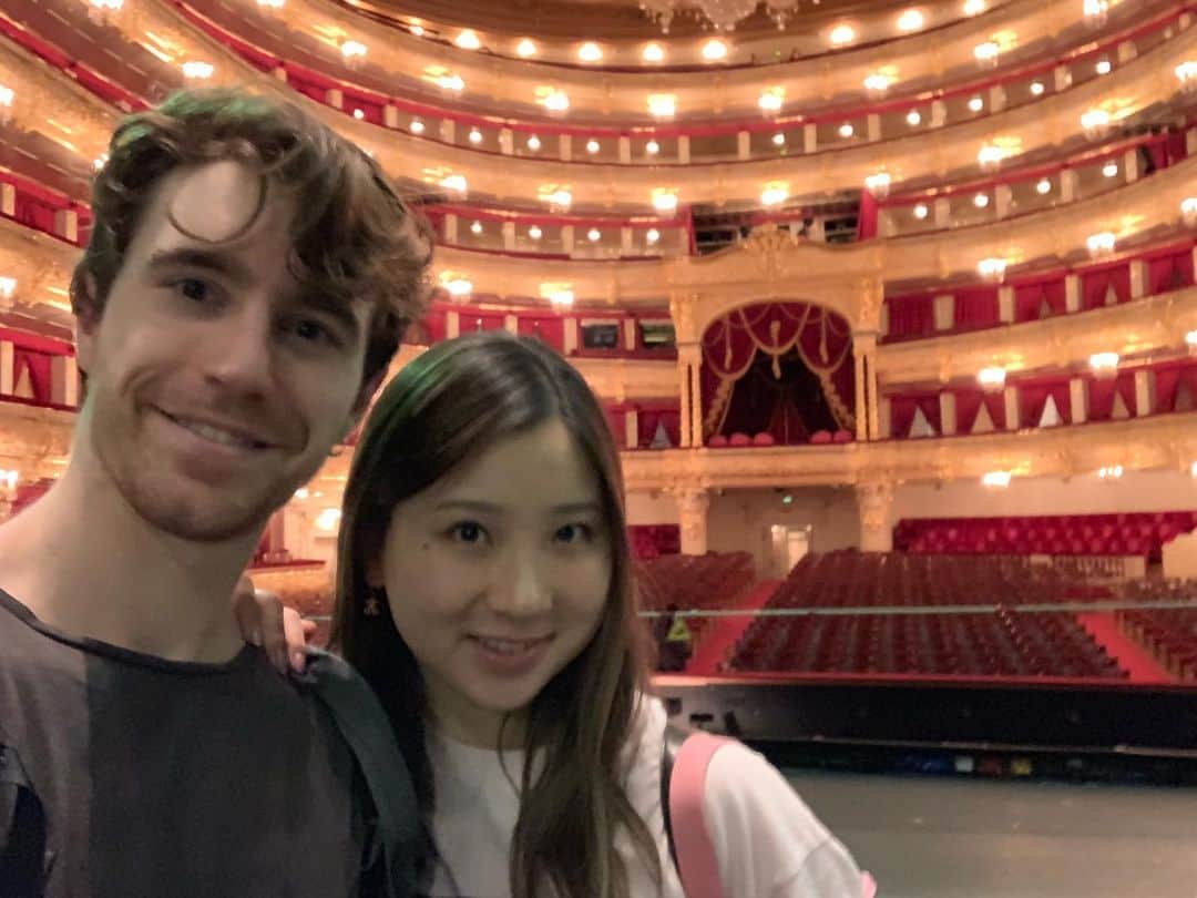 金原里奈のインスタグラム：「📸 at the historic Bolshoi Theatre 😍🙌🏻❤️」