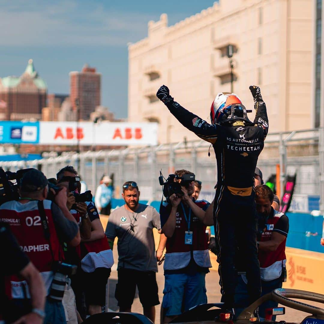 アンドレ・ロッテラーさんのインスタグラム写真 - (アンドレ・ロッテラーInstagram)「We did it! @dstecheetah is @fiaformulae team champions! Congrats to @jeanericvergne my friend for your double title! Impressive stuff! Proud to be part of such a team! Huge thanks to all and... I’ll be back :-)」7月15日 9時13分 - andre_lotterer