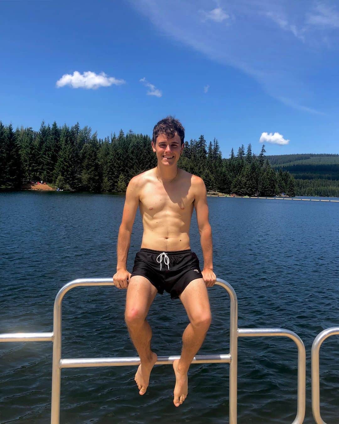 コナー・フランタのインスタグラム：「summer baby :)」