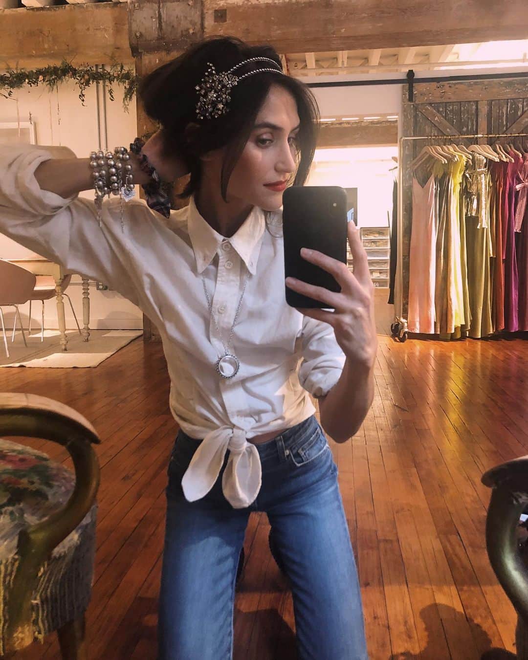 ダニジョーのインスタグラム：「Playing dress up in old and new — wearing the new #bridal Pippa headpiece with Kula necklaces as bracelets #dannijogirls #taptoshop」