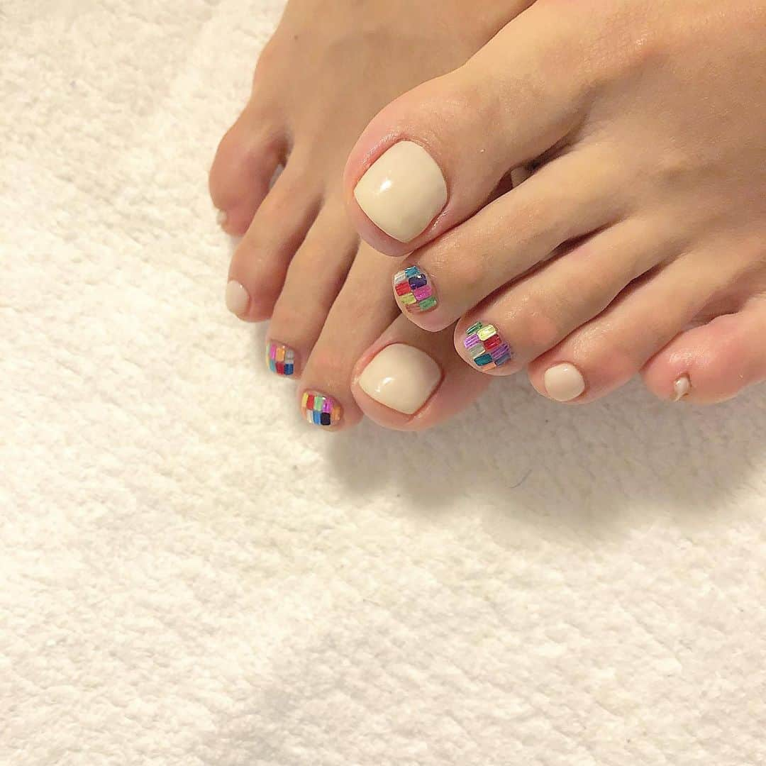 Kana Kobayashiさんのインスタグラム写真 - (Kana KobayashiInstagram)「お問い合わせ ☎︎07069989946 LINE🆔 @wno5786r #nail #jelnail #nailart #accessory #fashion #Anela #beauty #ジェルネイル #ネイルアート #表参道 #小林奏 #wedding #bridal #ウェディング #子連れok  #大人ネイル #ネイル #青山 #シンプルネイル #フットネイル #pedicure #ホログラム #夏ネイル #sandals #summer」7月15日 9時40分 - anela_kana