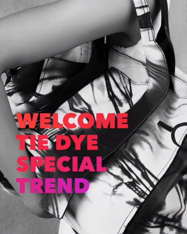 Schutzのインスタグラム：「WELCOME THE NEW TREND 💛 #schutzresort #schutzhandbags」