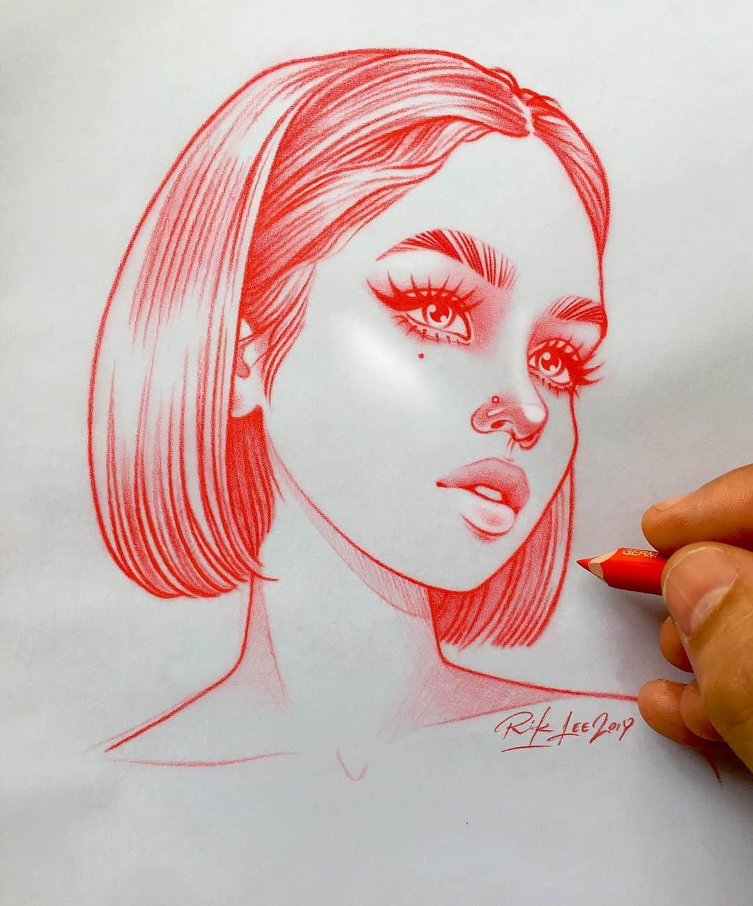 Rik Leeさんのインスタグラム写真 - (Rik LeeInstagram)「There’s something I find really satisfying about that scratchy sound of pencil on paper. . . . #riklee #illustration #pencildrawing #portrait #sketch #mua #eyebrows #bobhaircut #art」7月15日 10時03分 - rikleeillustration