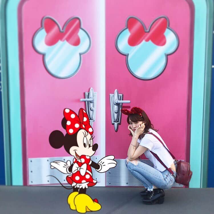 市川愛美のインスタグラム：「今ならミニーちゃんと写真撮れるよ୨୧┈┈┈┈┈┈┈┈┈┈┈┈┈┈୨୧」