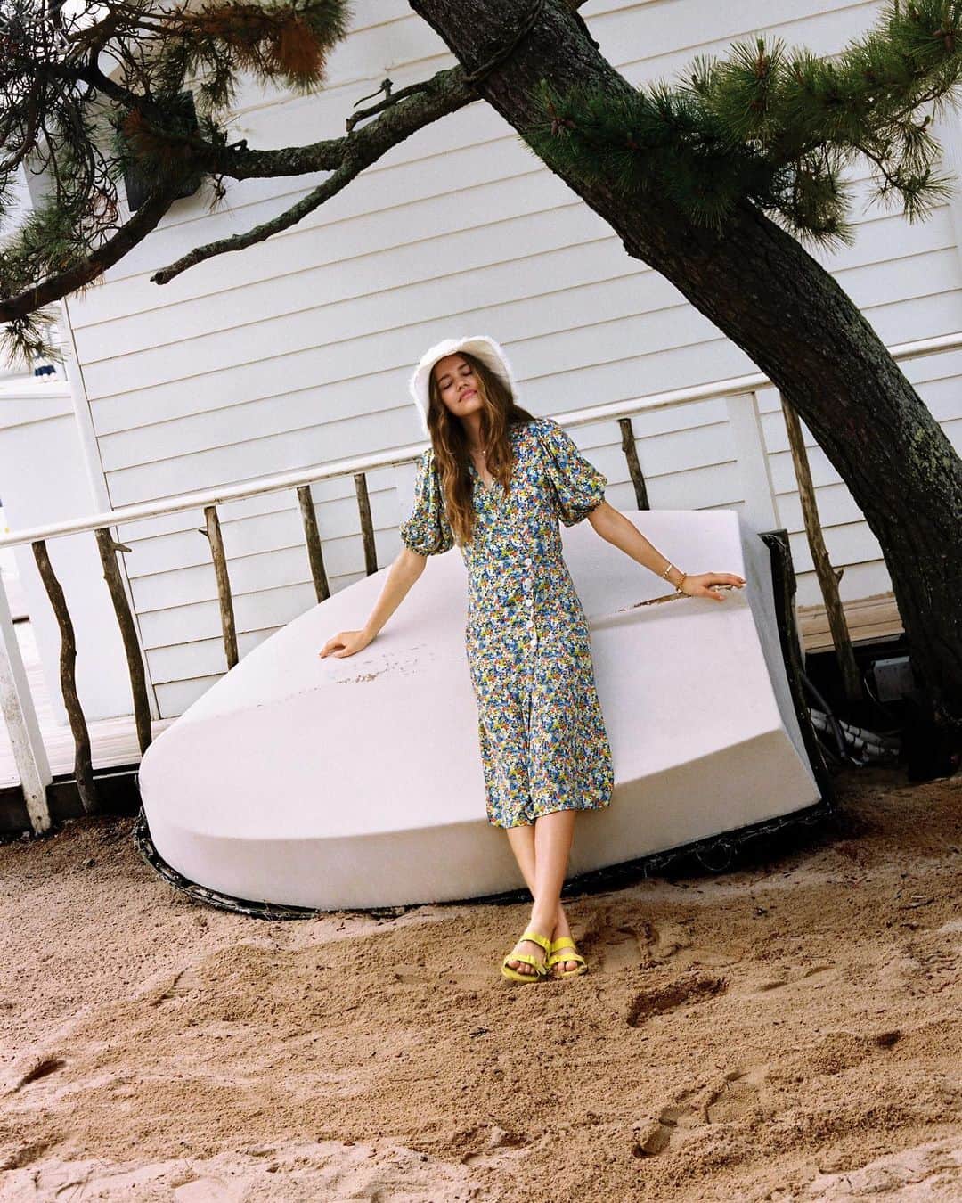 Anthropologieさんのインスタグラム写真 - (AnthropologieInstagram)「Bound for a beach town ✨ (link in profile to shop)」7月15日 10時06分 - anthropologie
