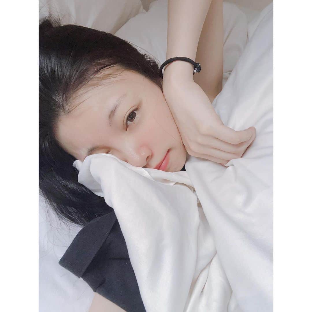 野崎夏帆のインスタグラム：「山形で目覚める朝でした。﻿ (ちゃんと朝食も食べたよ)﻿ ﻿ ﻿ ﻿ #山形県#おはよう#そこそこ晴れてます﻿ #髪の毛も乾かさずバタンキューでした#昨日は楽しかったなぁ﻿ #me#SELFIE」