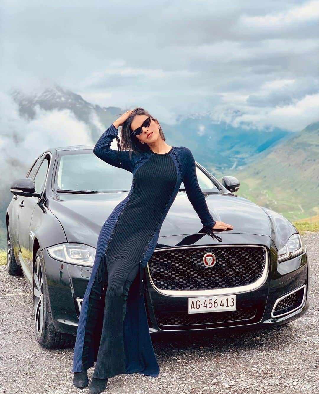 Mariana Riosさんのインスタグラム写真 - (Mariana RiosInstagram)「Um Jaguar pra chamar de meu na Suíça! 🇨🇭 ❤️ @jaguarbrasil @jaguarschweiz #roadtrip」7月15日 21時19分 - marianarios