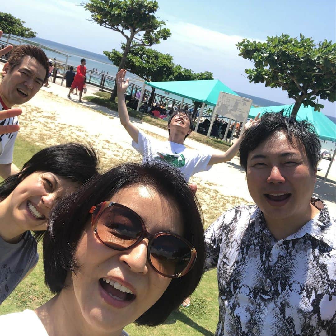 高嶋ちさ子さんのインスタグラム写真 - (高嶋ちさ子Instagram)「「ちさ子の部屋」in 沖縄 完全みんな浮ついてます！！！ なぜか笑いが止まらない。 沖縄のお客様とってもニコニコ顔で嬉しかった！ ありがとうございました 夏休みまで、コンサートあと2回！」7月15日 19時56分 - chisakotakashima