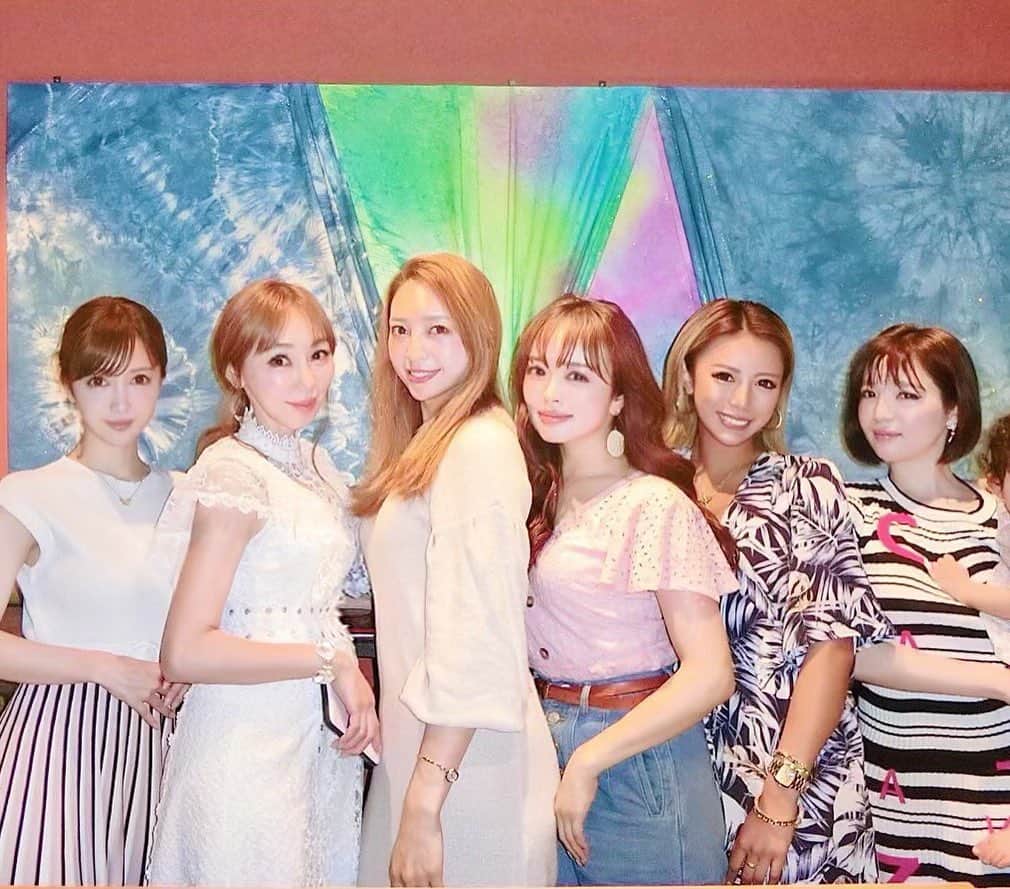 関有美子のインスタグラム：「💕💕💕💕💕 . . 先日 御誘い頂き、女子会お鮨へ🤗 . 渋谷の会員制お鮨 「和心」 さんへ✨ . . ママさんが多くて 子育ての話で盛り上がって とっても楽しかったです。 . . お鮨は貸切でコースをいただいたので びっくりするくらいお腹がいっぱいになりました💕😊 . . 調整して 夏に向けて ダイエットしないと。。笑 . . #お鮨#和心#女子会#渋谷」