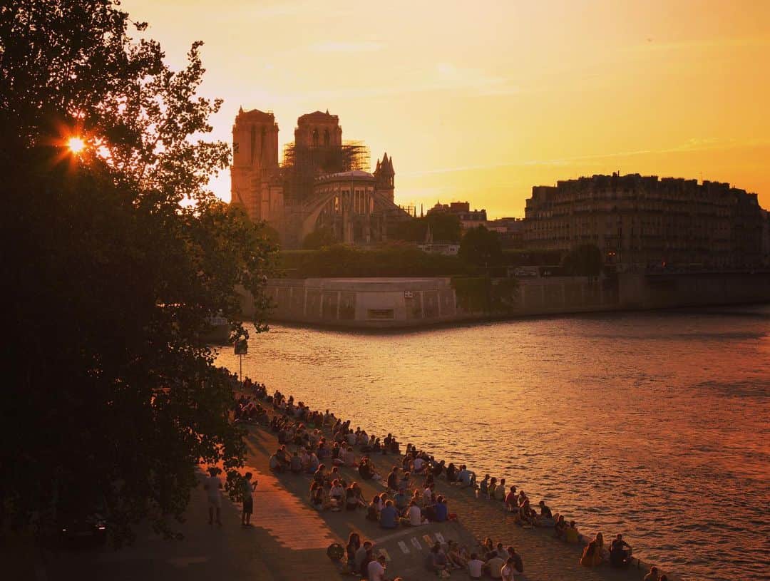 YOSHIKIさんのインスタグラム写真 - (YOSHIKIInstagram)「The view of “rebirth” is painting my mind.. ”再生”という景色が... 心を染める In #Paris. Xx #notredame #seineriver #ノートルダム大聖堂」7月15日 20時11分 - yoshikiofficial
