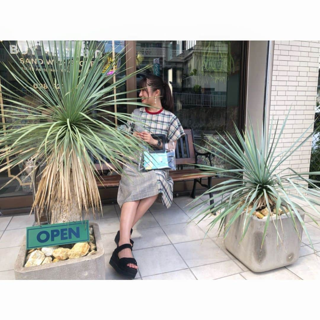 渡邊菜々さんのインスタグラム写真 - (渡邊菜々Instagram)「・ BUY ME STAND🍞🍳🥓 ここには行きたくて︎☺︎ 行けてよかった🌺 ・ #わたななカフェ巡ってみた  #沖縄#那覇#沖縄カフェ #okinawa #buymestand #すたんどばいみー#似てる#笑笑 #美味しかった#最高#かふぇすたぐらむ  #渡邊菜々#わたなな#🌻#🍞🥓🍳☕️ #スカイレーン#沖縄遊び#ボーリング #スカイスポーツ #沖縄雨の日アクティビティ #沖縄最大級屋内プール #ボガヨガ #CM撮影 #石垣アイランドtv」7月15日 20時23分 - watanana1225