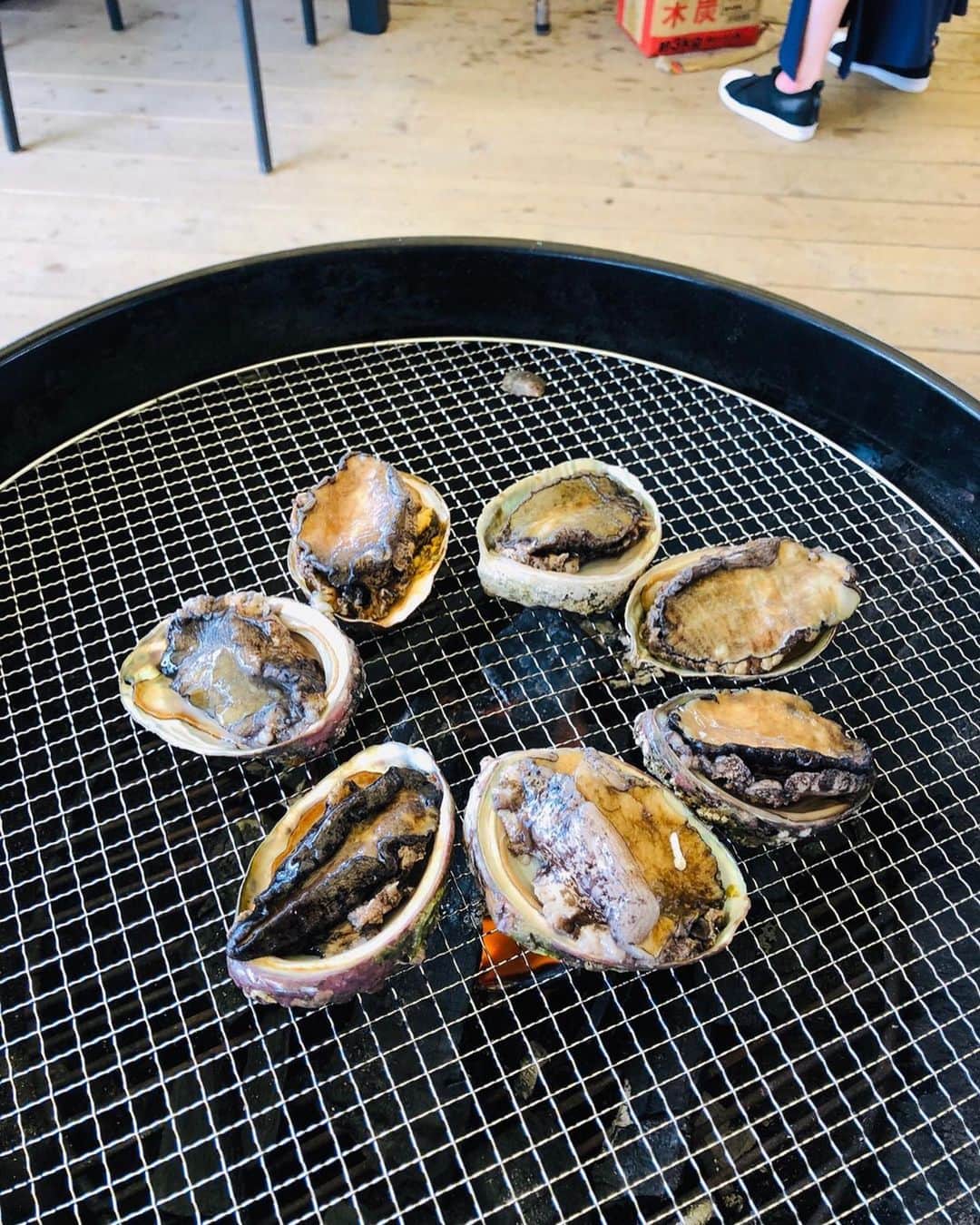 都倉賢さんのインスタグラム写真 - (都倉賢Instagram)「ずいぶん前から天気予報とにらめっこしてたけど、いざ当日を迎えたら奇跡的な天気☀️ 幹事って会が開催される前までは心配ごとつきないけど、はじまってからみんなの笑顔見ちゃうともう言葉にならないよね😍  控えめに言って最高に楽しかったな！！！ あ〜バーベキュー好きだわぁ〜😘😘😘」7月15日 20時33分 - tokuraken