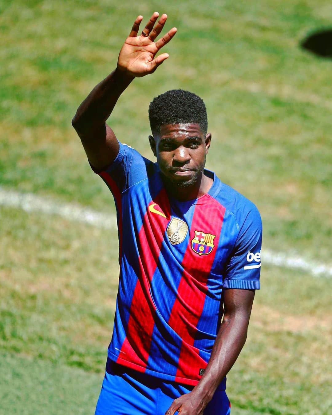 LFPさんのインスタグラム写真 - (LFPInstagram)「🔙 #OnThisDay, in 2016, @samumtiti was presented as a 🆕 @fcbarcelona player! 🔵🔴 • #LaLiga #LaLigaSantander #Barça #Umtiti #Football」7月15日 20時33分 - laliga