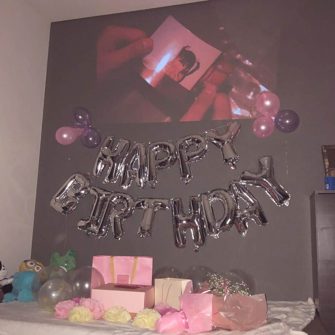 青木菜花のインスタグラム：「.﻿ .﻿ 2歳のワタシ👶🏻﻿ .﻿ .﻿ #誕生日サプライズ」