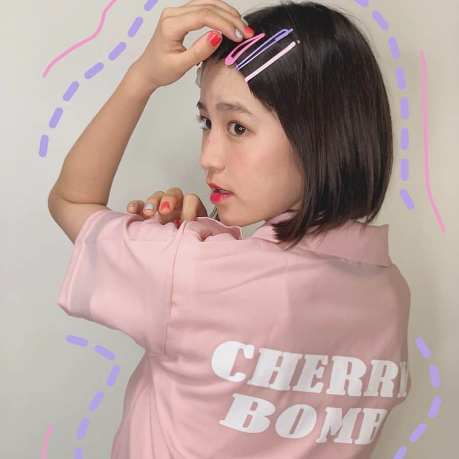 町田恵里那さんのインスタグラム写真 - (町田恵里那Instagram)「🧸#14日目 ﻿ ピンクシャツが可愛すぎて大好きなの~!﻿ いろんな種類のカラーピンを付けたのもポイント。﻿ ラインスカートとサンダルでスポに転がしてみたっ☀︎﻿ ﻿ ﻿ tops↪︎chucla by spinns﻿ skirt↪︎wego﻿ sandal↪︎repipi armario﻿ ﻿ ﻿ ﻿ #エリナの夏コーデリスト30days s#きょコ #ootd」7月15日 21時05分 - machida_erina122