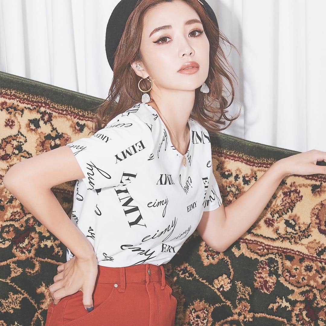 のインスタグラム：「. 【New Arrival】 ✔︎randomly eimy Tシャツ (WHT/BLK/PNK) ¥5,980+tax . 7/16(tue)12:00〜ONLINE STOREに発売START!! ONLINE STOREはTOPのURLよりご覧ください。 ⠀ . . #eimy #eimyistoire #eimy_ootd  #fashion #style #instafashion #fashiondaily #ootdfashion #fashionoftheday」
