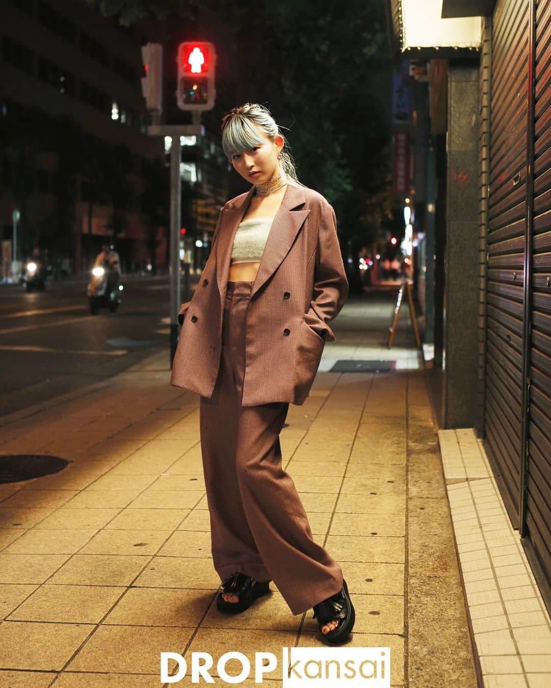 Droptokyoさんのインスタグラム写真 - (DroptokyoInstagram)「KANSAI STREET STYLES @drop_kansai  #streetstyle#droptokyo#kansai#osaka#japan#streetscene#streetfashion#streetwear#streetculture#fashion#関西#大阪#ストリートファッション#fashion#コーディネート#tokyofashion#japanfashion Photography: @keimons」7月15日 21時05分 - drop_tokyo