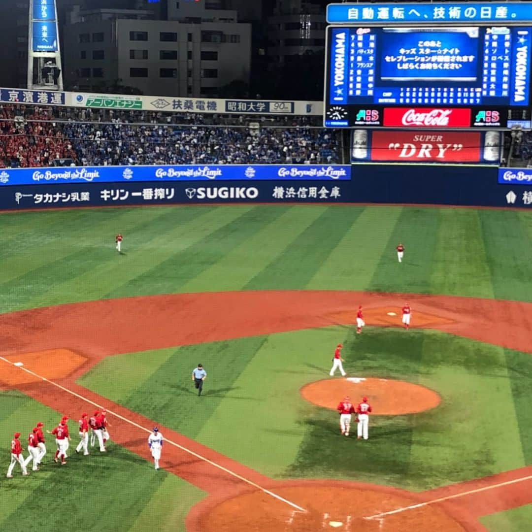 大井智保子さんのインスタグラム写真 - (大井智保子Instagram)「11連敗からの脱出⚾️ 勝ったーー🎏 かったーーー✨ かったぁぁぁ😭👏 . しかも、ハマスタで勝ったーー‼️ 九里投手連敗ストップありがとうーー‼️‼️ . 仙台ぶりの勝利…はるか遠いむかしみたいだ… 後半戦スタート👏 . . #こいほー #連敗ストップ #カープ #carp #感謝 #ありがとう #ハマスタ #横浜スタジアム #後半戦スタート #npb #プロ野球 #野球女子 #カープ女子」7月15日 21時07分 - chihokoi