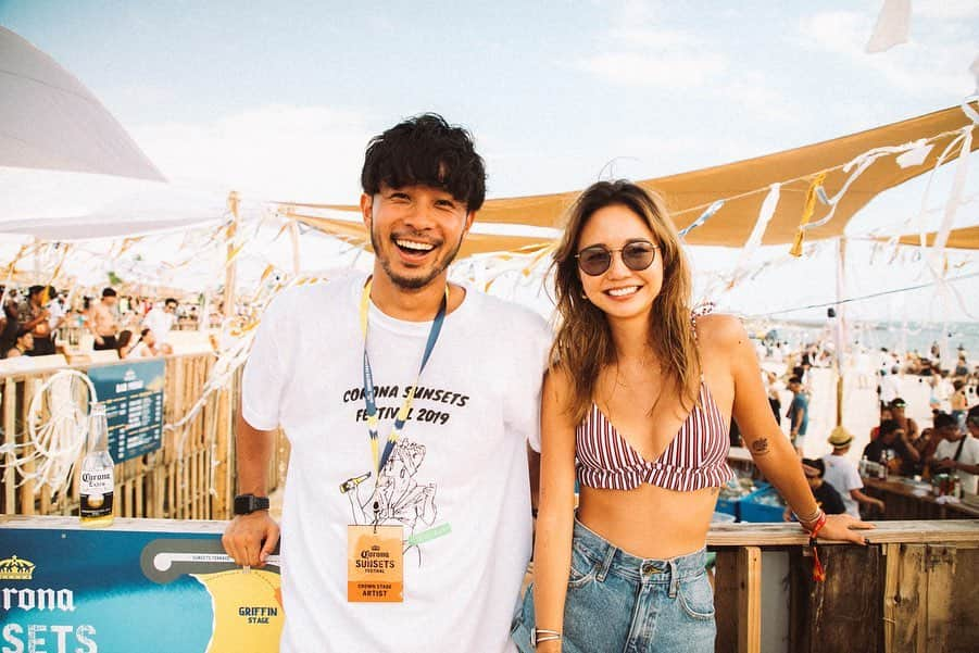 KENNY（吉原健司）さんのインスタグラム写真 - (KENNY（吉原健司）Instagram)「@corona sunsets fes ‘19の写真。 ー横編ー @babykiy とTT兄弟 ではなく来年はBlue Vintageも出て Taigaと3人でもやりたいな、という図。 IGTV、観てね😏 . photo by @junwelt」7月15日 12時20分 - kenny_yoshihara