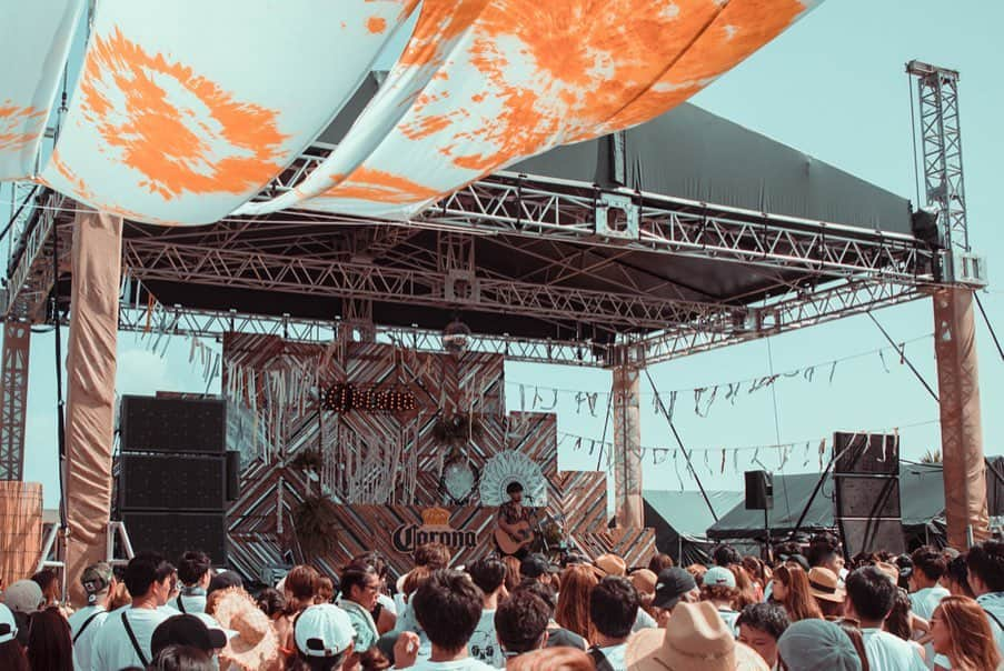 KENNY（吉原健司）さんのインスタグラム写真 - (KENNY（吉原健司）Instagram)「@corona sunsets fes ‘19の写真。 ー横編ー @babykiy とTT兄弟 ではなく来年はBlue Vintageも出て Taigaと3人でもやりたいな、という図。 IGTV、観てね😏 . photo by @junwelt」7月15日 12時20分 - kenny_yoshihara