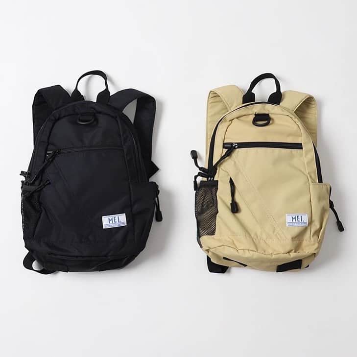 のインスタグラム：「コンパクトなサイズ感のデイパック。 @freaksstore_official の別注アイテムです。  お近くのFREAK'S STOREで是非チェックしてみてください☺️ photo  by @freaksstore_official  #mei #meibag #メイ #バッグブランド #バッグ #freaksstore #freaks #フリークスストア #別注 #ミニサイズ #お出かけ #親子コーデ #デイパック #ミニリュック  #カリフォルニア #フェス #キャンプ #アウトドア」