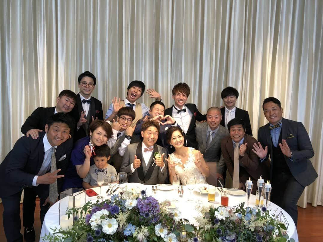 守谷日和さんのインスタグラム写真 - (守谷日和Instagram)「秋山さん塚本アナウンサーさんの結婚披露パーティーでした。色々な想いはたくさんあります。まだまだ人生は続く。想いはまたいつか。余興もしました。自分は置いといて余興メンバー豪華すぎ。僕の余興部分冒頭１分と山名から相方秋山さんへの手紙。７割僕の話でした。複雑です。ありがとうアキナ。お幸せに！  #秋山さんも最後新郎の挨拶の時僕の話してた #感動なんもせん #ありがとう」7月15日 13時20分 - moriyabiyori