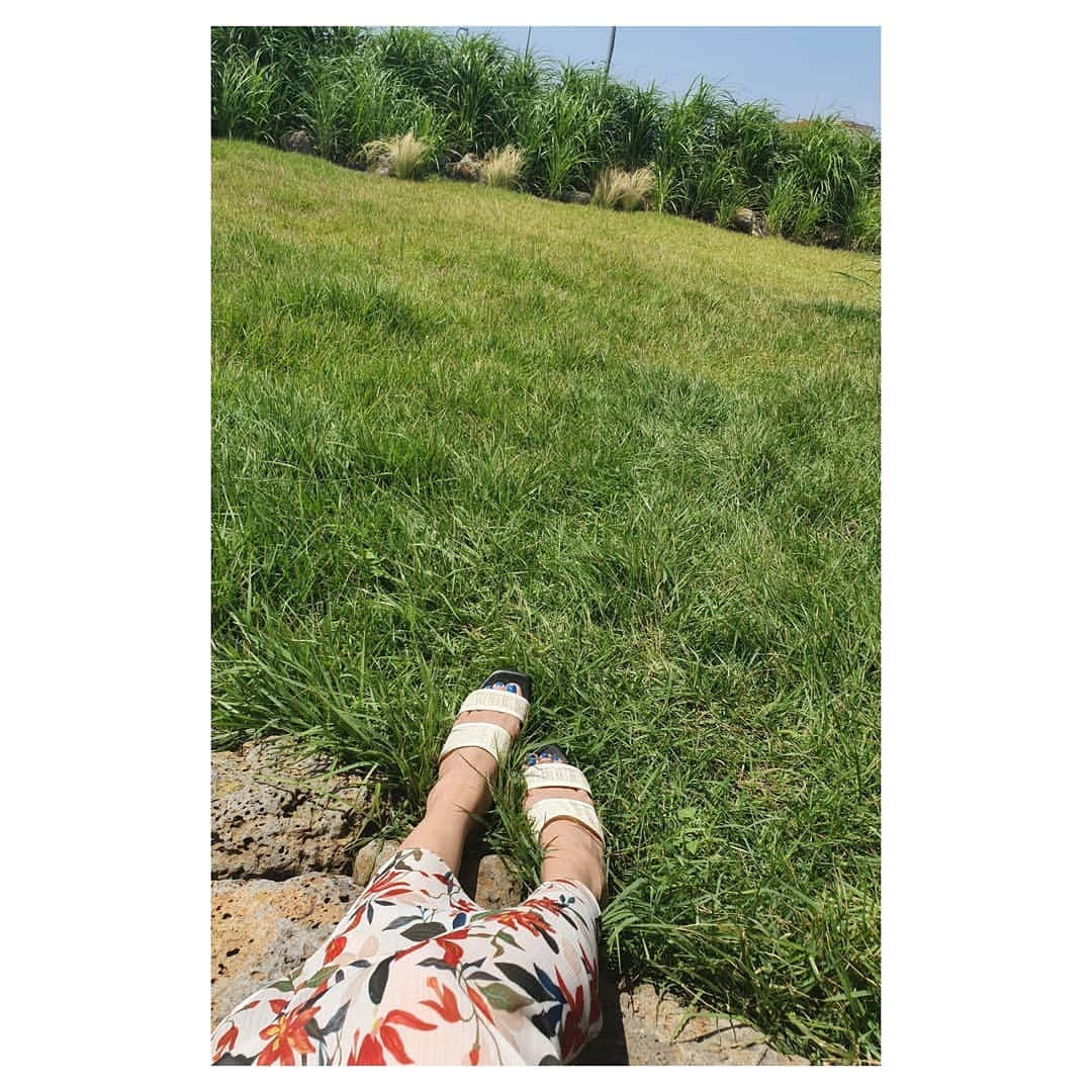 ソ・ユジンさんのインスタグラム写真 - (ソ・ユジンInstagram)「신슈즈대표님 리온언니와 @leeon_kim 함께 한 #소여사이벤트 는 내일 오후 3시 @synnshoes 에서 발표합니다 ~ 👠😄 #신슈즈이벤트」7月15日 13時24分 - yujin_so