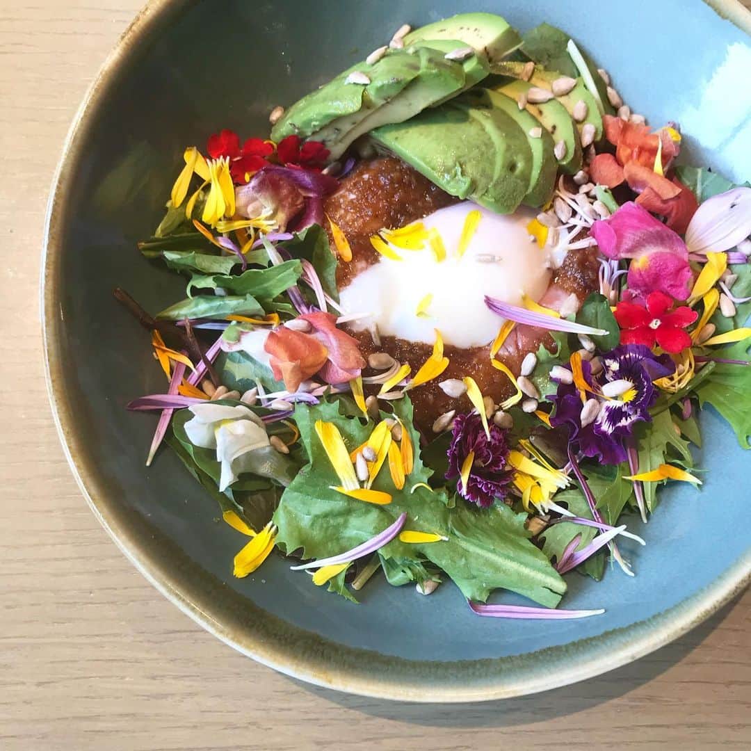 増山敬子さんのインスタグラム写真 - (増山敬子Instagram)「恵比寿lunch🍴  美味しかったものは家で作ってみたいタイプ😁丼ものは家であまり作らないから作ってみよう！」7月15日 13時39分 - keikomasuyama