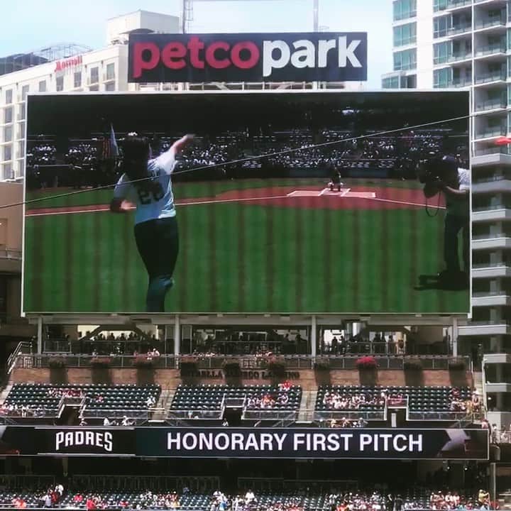 トニー・ペリーのインスタグラム：「Got to watch my fiancé throw some heat at the @padres game today 🔥⚾️」