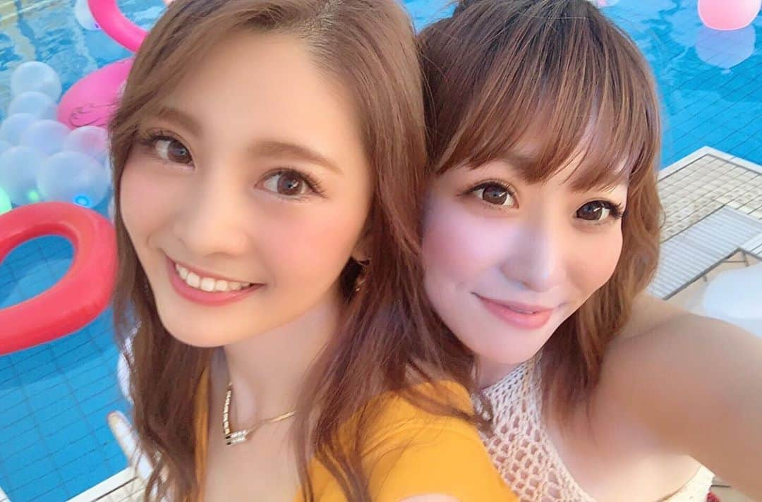 本谷紗己さんのインスタグラム写真 - (本谷紗己Instagram)「載せたかったSAYAKAとのお気に入りしゃしん🎤🎶 次どこいきましょうかっ🌻  #ポジティブアクティブアグレッシブ #insta_wakayama #wakayama #さぴ和歌山 #マリーナシティホテル  #マリーナシティ #わくわく編集部 #同級生 #小学校 からいっしょ #シンガー #モデル」7月15日 14時29分 - sappyon38