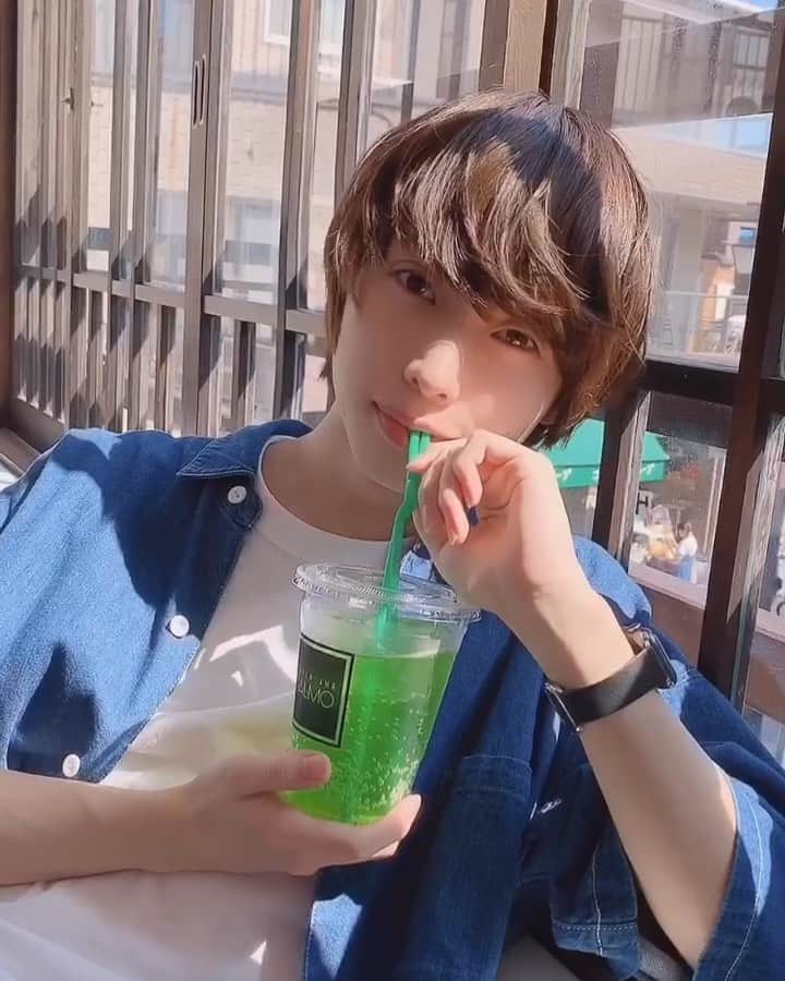キクチユウジのインスタグラム：「抹茶ソーダ  #鎌倉 #鎌倉カフェ #鎌倉食べ歩き」