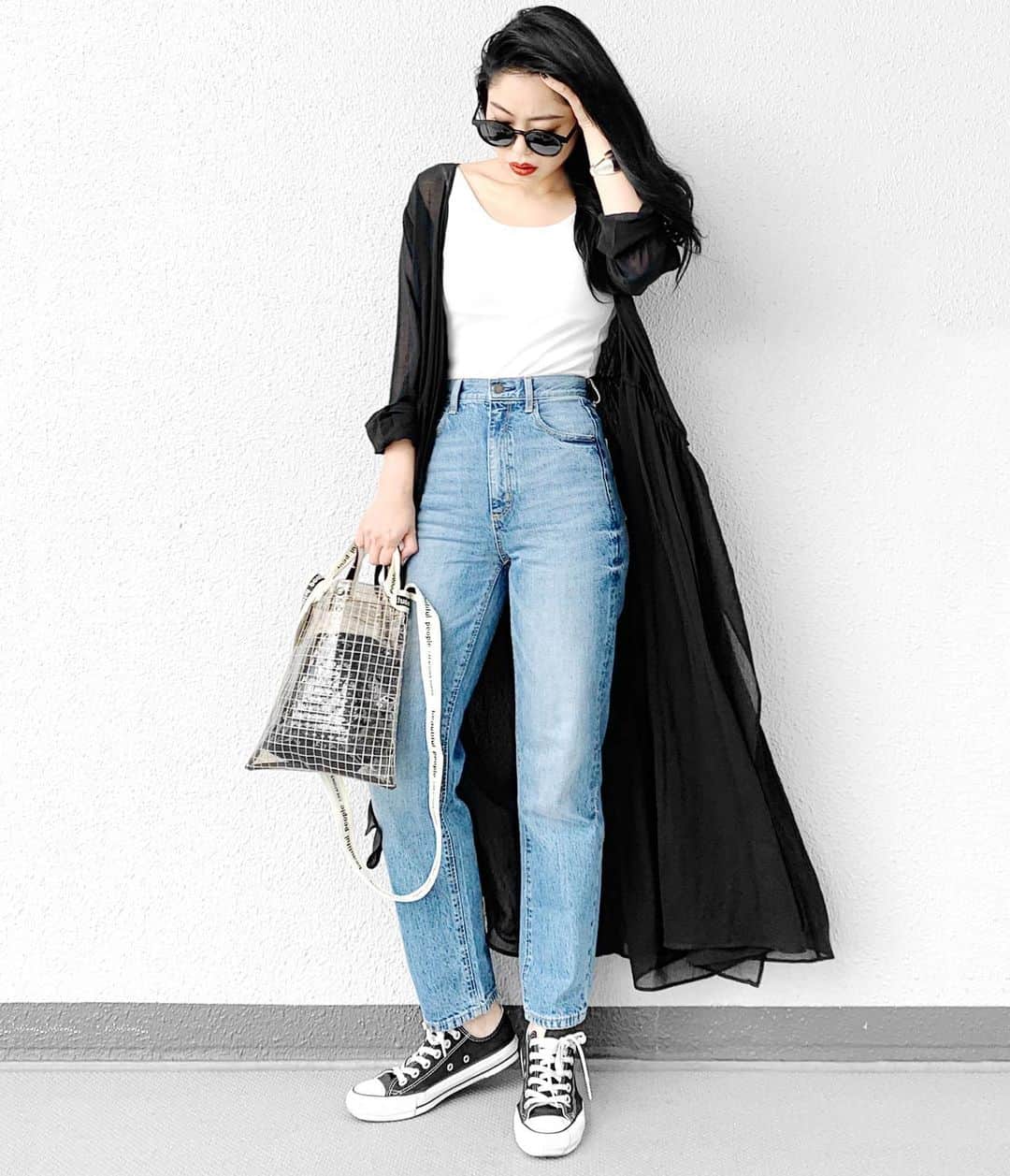 lve_xxxxのインスタグラム：「.﻿﻿ .﻿﻿ ひっさびっさに﻿﻿ denim👖履いた本日。﻿﻿ ﻿﻿ 着圧履いてるから﻿﻿ inしてもスッキリ🙆‍♀️✧﻿﻿ #着圧依存症﻿﻿ ﻿﻿ @ungrid_official ﻿﻿ カップ付きボディースーツ﻿﻿ 身体にフットしてもたつかないので﻿﻿ IN styleにもってこい👍﻿﻿ ﻿﻿ 一目惚れしてずっと値下がりするの﻿﻿ 待ってたやつ😂﻿﻿ ﻿﻿ @gallardagalante ﻿﻿ ☑︎ カシュクールマキシワンピース﻿﻿ ﻿﻿ 生地がたっぷり使われてて﻿﻿ ふんわり揺れるシルエットがたまらん🙈﻿﻿ ﻿﻿ ロングガウンでもワンピでも﻿﻿ 着られる2WAY﻿ ( swipe please ▶︎﻿﻿﻿﻿ )﻿ ﻿ 夏場から秋口まで使える﻿﻿ 活躍万能なアイテム🙆‍♀️💯﻿﻿ ﻿﻿ ※羽織で着ると床すってしまう﻿ 恐れがあったので私は、裾上げしました。﻿ ﻿ ﻿ しかし、天気ほんと悪いな。﻿﻿ ちょっと🌞太陽浴びたいな…。﻿﻿ ﻿﻿ その他コーデアイテム詳細は﻿﻿﻿﻿ WEARをご覧くださいませ。﻿﻿﻿﻿ ﻿﻿﻿﻿ WEAR ： lvexxxx ﻿﻿﻿﻿ 💻 https://wear.jp/sp/lvexxxx/﻿﻿﻿ ﻿﻿﻿﻿ －－－－－－－－－－－－－－－－－－﻿﻿﻿﻿ ﻿﻿﻿﻿ 📢コメント頂ける際は、﻿﻿﻿﻿ 最新投稿にお願い致します。﻿﻿﻿﻿ ﻿﻿﻿﻿ 過去投稿に頂いた際、気がつかない事もあり﻿﻿﻿ お返事致しかねる場合が御座います🙇‍♀﻿﻿ ️﻿﻿﻿」