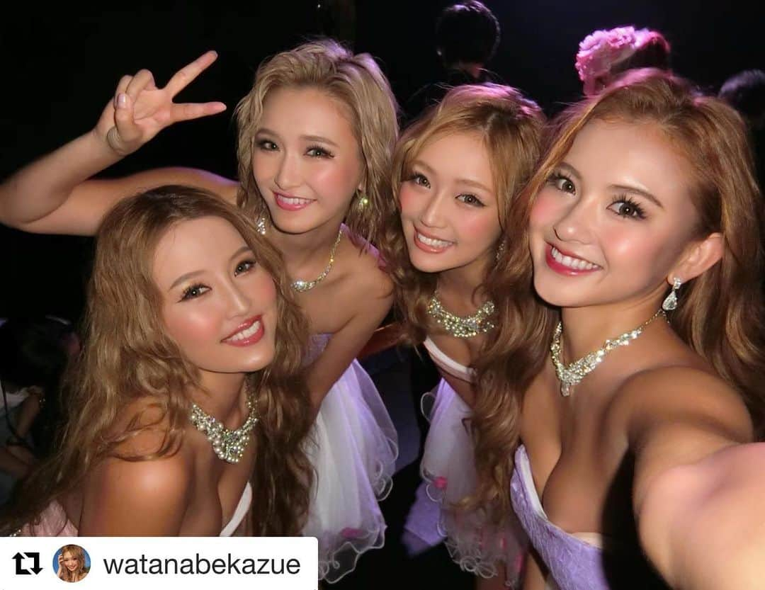 TIKAさんのインスタグラム写真 - (TIKAInstagram)「おぬしら、かわいいすぎやしなぁ😍  #Repost @watanabekazue with @get_repost ・・・ 昨日は #ミュージックサーカス @福岡ヤフオク!ドーム にて、 @dress_tika さんのファッションショーに出させていただきました💗💗👗 関西コレクションなどでもお世話になってる #Tika さん、本当に今回もキラキラ可愛いドレスで、楽しいステージでした。✨💖 久しぶりに会えた #ゆきぽよ ちゃんとパシャリ📸💖 #musiccircus #musiccircus_fukuoka #福岡 #ヤフオクドーム #TeamK #tikadress #ファッションショー #cyberjapan #cyberjapandancers #サイバージャパン #サイバージャパンダンサーズ #CJD #チームK #かずへー #Tikaへー #ほんま顔似てきた」7月15日 14時59分 - tika_ikeda