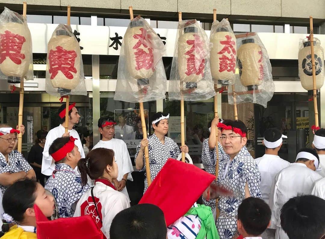 足立康史さんのインスタグラム写真 - (足立康史Instagram)「昨日は、茨木神社・天石門別神社の夏祭り、例祭の日。石門会の仲間とともに渡御巡行と宮入れの神事を担いました。 今日は一日、大阪市内です。」7月15日 15時11分 - adachiyasushi