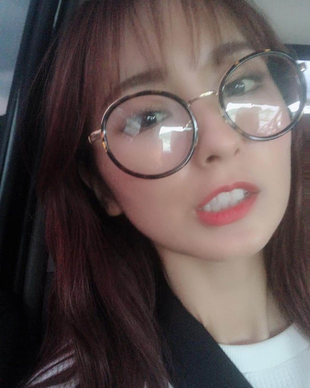 のインスタグラム：「今日もありがとうー＼(^ω^)／ 岐阜は美濃の大自然と撮ろうと思ったけど、瞬間に雨降ってきてダメだた(*_*) #美濃 #車に乗ったら晴れた」