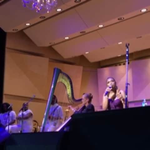 ジェニファー・ハドソンのインスタグラム：「It truly suspends me ! #ifitsmagic #steviewonder #jhudharp」
