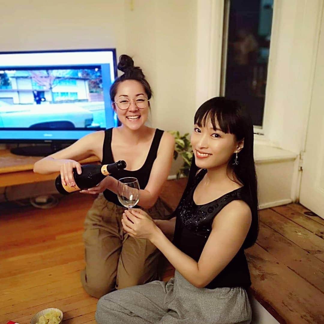 鈴木みほさんのインスタグラム写真 - (鈴木みほInstagram)「Congrats and Kanpai乾杯, Warigami!  Seiza正座! We sat like samurais for Warigami viewing haha  Warigami on CBC gem link  https://bit.ly/32gbHYX . . . . .  Thank you so much @empiggford  #warigami #warriors #wendy #sadako #sadakoteramoto #cbc #cbcgem #kamijin #actress #superpowers #followme #japaneseactress #ワリガミ #フォロー募集 #寺本 #海外女優 #貞子 #ドラマ #女優 #海外ドラマ #正座」7月15日 15時26分 - mihyonvision