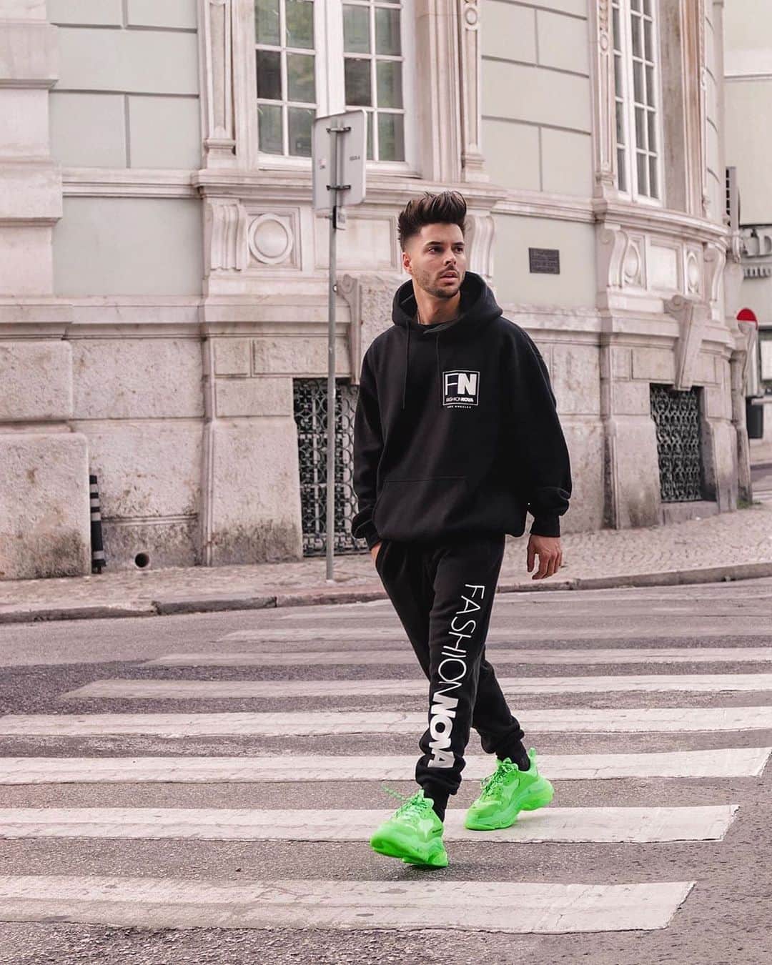 STYLE4GUYSのインスタグラム：「@FashionNovaMEN bringing in the comfort + style 👏 Head to @FashionNovaMEN to get yours 🔌」