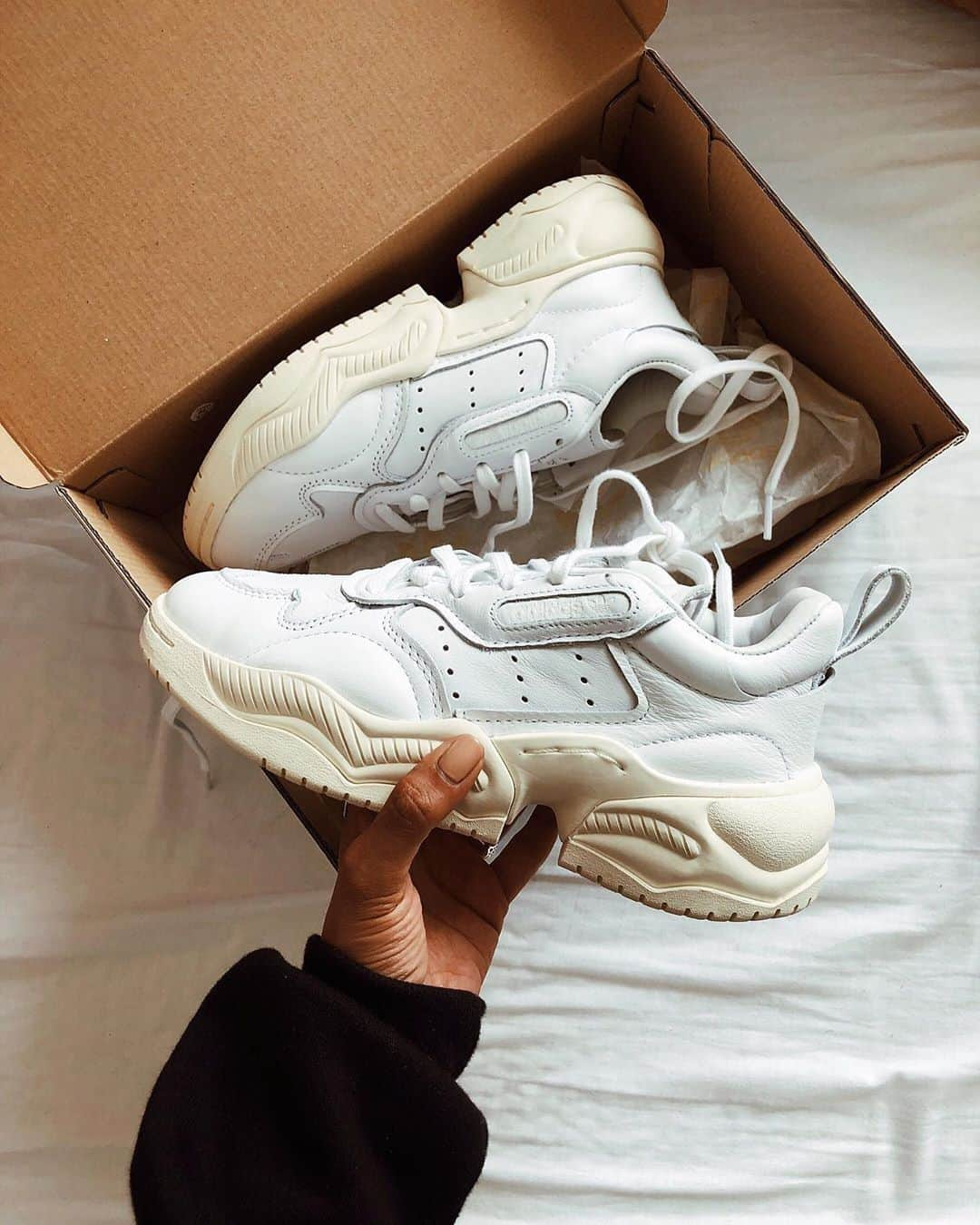 ASOSさんのインスタグラム写真 - (ASOSInstagram)「Boxfresh 👟 📸 @itslinamar 🔎 adidas Originals Supercourt RX trainers in white (1428255)」7月15日 15時55分 - asos