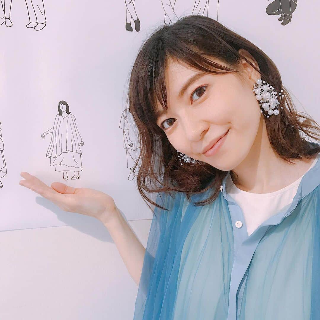 住岡梨奈のインスタグラム：「夏びらき MUSIC FESTIVAL 2019🌻﻿ ﻿ 来るたび思うのは、﻿ とても心温まるフェスだということ！﻿ ﻿ みんなみんな、素敵な笑顔でした。﻿ 私、幸せでした！﻿ ﻿ ﻿ マシさんに出会えて良かったな！﻿ SLDに出会えて良かったな！﻿ 夏びらきに出演できて嬉しかったな！ 本当に。﻿ ﻿  今日も今日とて生かされて、﻿ 歌わせてもらって、私はやっぱり幸せだな！﻿ ﻿ ﻿ 残るライブは来月のバンドツアー。﻿ わくわくしてばかり。  どんな夏になるかな。 笑顔がいいな。  #夏びらき」