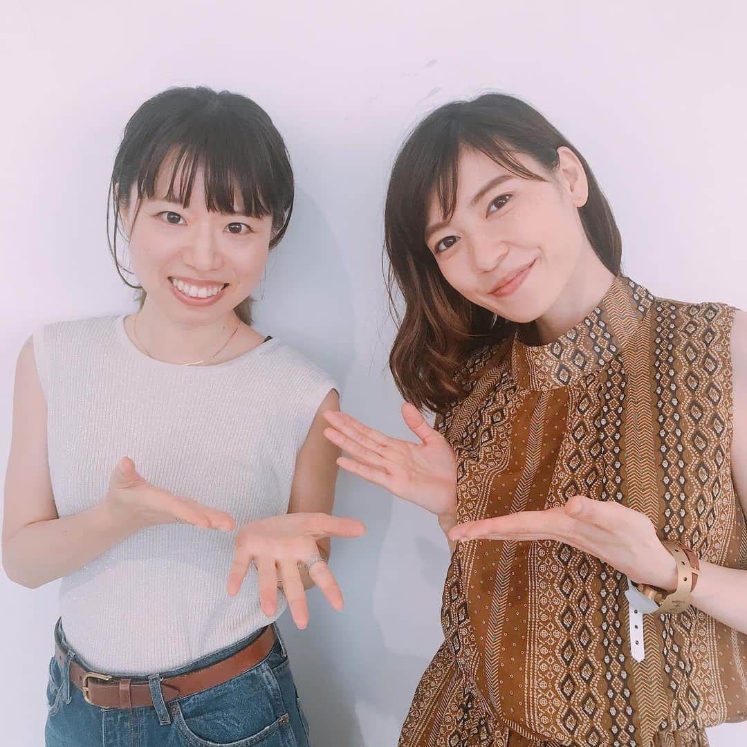 住岡梨奈のインスタグラム：「日本茶アーティスト🍵﻿ 茂木雅世ちゃん🌸﻿ ﻿ 会うと癒される。﻿ 話すと花が咲く。﻿ そんな女性です。﻿ ﻿ 私のイメージする美しい人のひとり。﻿ ﻿ ありがとう雅世ちゃん。﻿ すごく、好きです。﻿ ﻿ #夏びらき﻿ #来てくれてありがとう☺️」