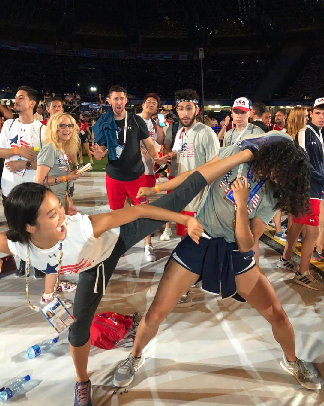 ローラ・ゼンのインスタグラム：「unofficial new member of Taekwondo 🙇🏻‍♀️🕺🏻#closingceremony #napoli2019 #universidade」