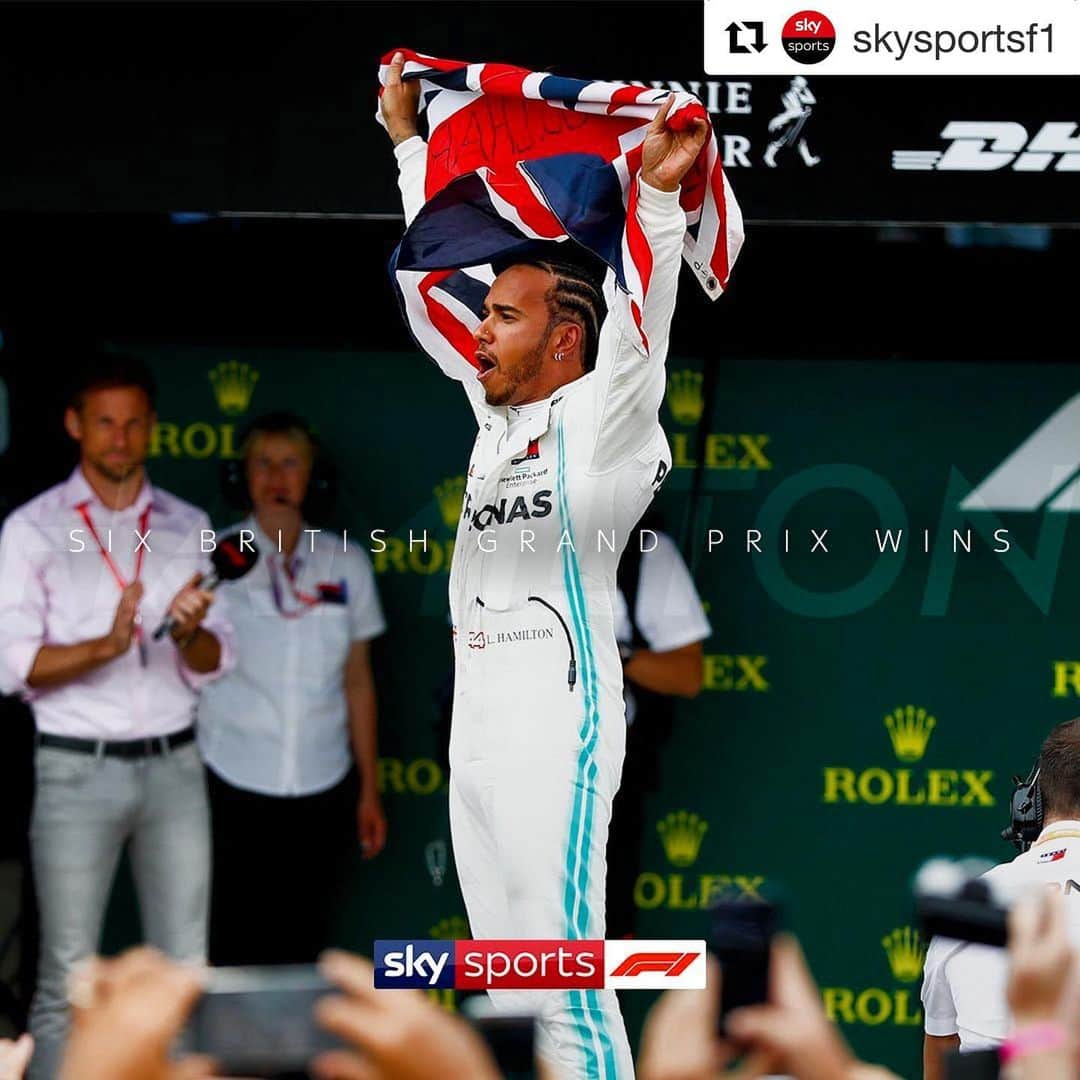 ジェンソン・バトンさんのインスタグラム写真 - (ジェンソン・バトンInstagram)「Well that was an epic British GP wasn’t it?! Congratulations to @lewishamilton for making history once again and taking his 6th Win here at Silverstone in front of the home crowd. @skysportsf1 @f1」7月15日 16時41分 - jensonbutton