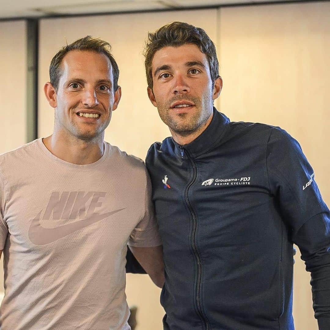 ルノー・ラビレニさんのインスタグラム写真 - (ルノー・ラビレニInstagram)「Belle rencontre hier soir à coté de la maison avec @equipegroupamafdj et @thibaut.pinot  Bonne route pour le @letourdefrance 👊🏼 et merci pour le bon moment.  Team @lapierrebikes ✌🏼」7月15日 17時08分 - airlavillenie