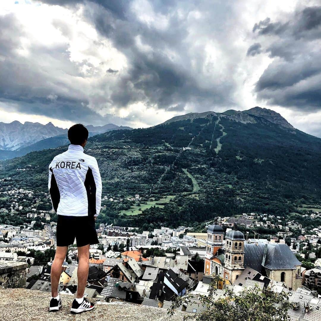 チョン・ジョンウォンさんのインスタグラム写真 - (チョン・ジョンウォンInstagram)「Chamonix lead worldcup was done good experience compete semi final so I want made again here in Briançon 🇫🇷 @adidas @adidasterrex  #adidas #adidasterrex #ifscwc #needmoretrain #teamkorea」7月15日 17時15分 - chonjongwon96