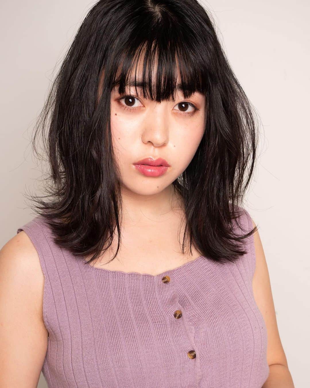 長津 健一郎のインスタグラム：「hair,makeup,styling,,,my works NIKON D750 おさらば！フルサイズ一眼レフからミラーレスとコンパクトカメラ📷でこれからポートレート撮影していく予定です！ やっぱりカメラは面白い🤣 —————————————— ---------------------------- #かわいい #大人かわいい #ゆめかわいい #おとなかわいい #かわいいは正義 #かわいい女の子 #ファッション #おしゃれ #写真好きな人と繋がりたい #ポートレート #サロンモデル #写真撮ってる人と繋がりたい #写真部 #モデル募集」