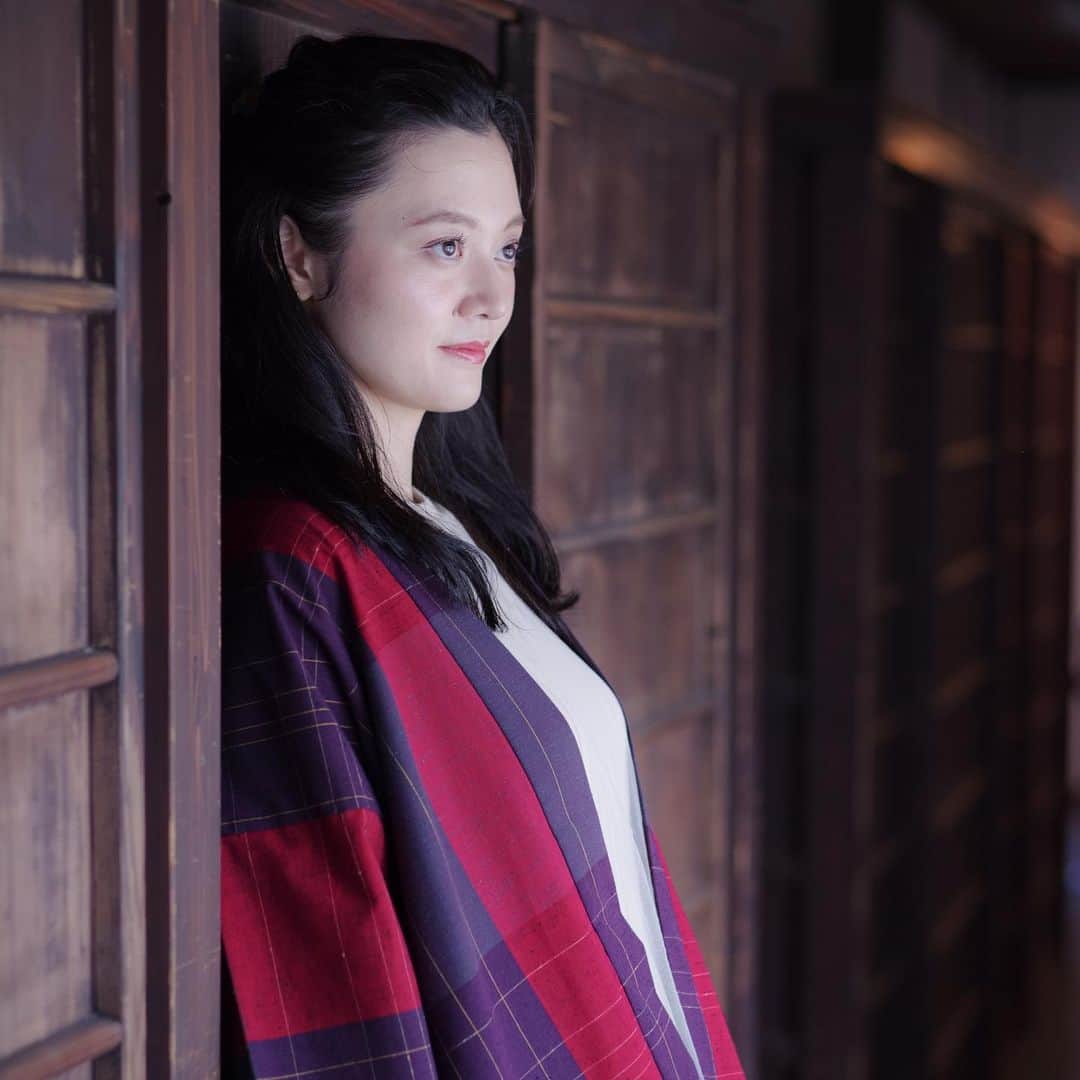 柳川藩主立花邸御花 | Yanagawa Ohanaさんのインスタグラム写真 - (柳川藩主立花邸御花 | Yanagawa OhanaInstagram)「#日本 #japan #福岡 #fukuoka #旅行 #trip #japansetrip #羽織 #haori #伝統  #女子 #girl #女子旅 #文化財 #モデル #重要無形文化財  #tradition #文化 #culture #宮田織物 #久留米絣 #일본 #후쿠오카 #여행 #福冈 #旅游  今日はとある企画の撮影。  重要文化財「旧家政局」と「久留米織」」7月15日 17時35分 - tachibanateiohana