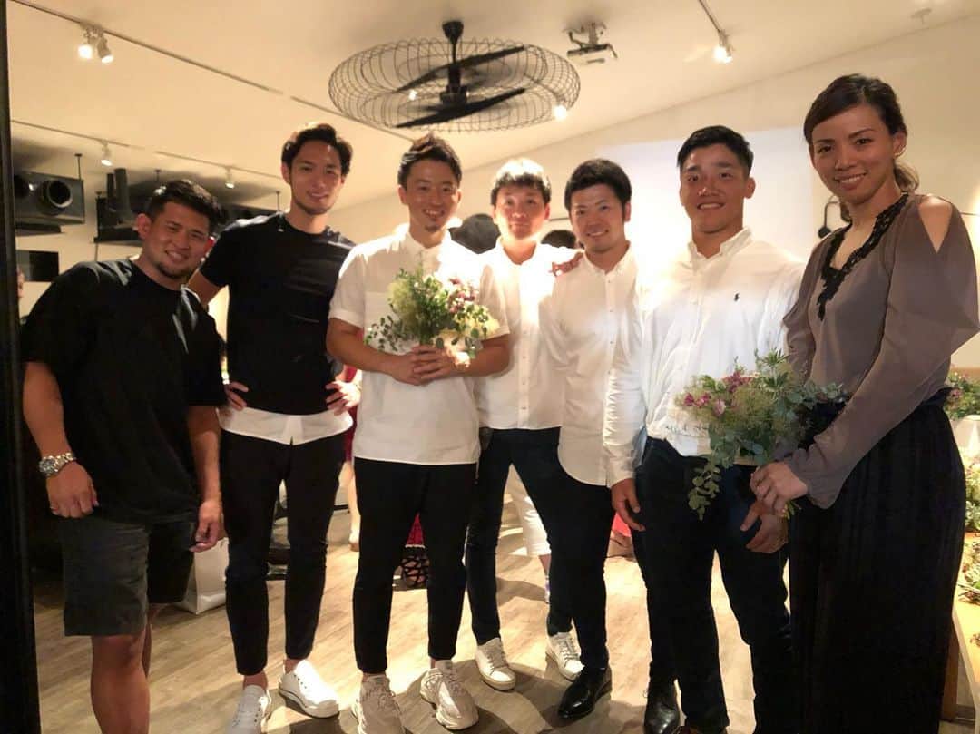 矢野良子のインスタグラム：「@shingomaeda_official  @hitomi_a  Wedding Party  集まるAthlete達  @kenyusugimoto_official」